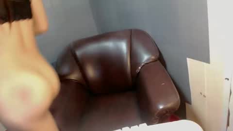 vibewithmia69 online show from March 7, 10:05 am