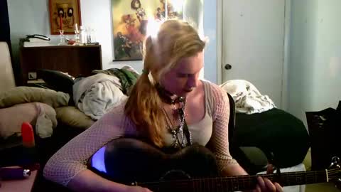 Victoria McKinley online show from February 7, 2:08 am