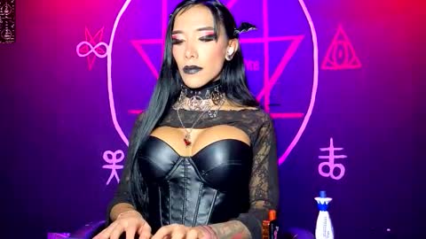 Snapshot of victoriavampire666 chatting on October 5, 7:53 am Victoria Vampire online show from October 5, 7:53 am