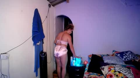 violet_hyuga online show from October 17, 2:48 am