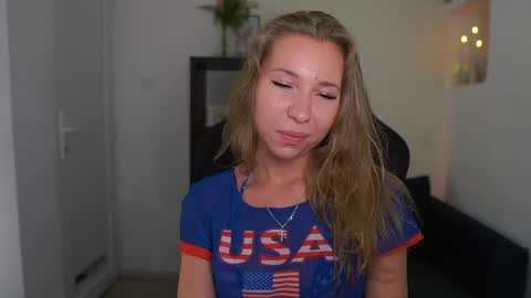 VivienVance online show from July 24, 1:59 am