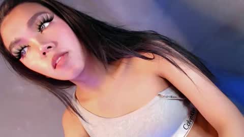 Isla Fox online show from October 7, 6:47 am