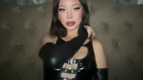 Marie Pelie online show from October 27, 12:40 am