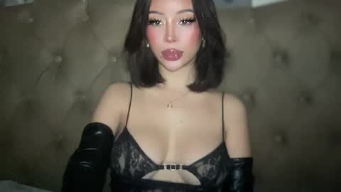 Marie Pelie online show from October 28, 2:31 am