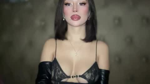 Marie Pelie online show from October 29, 8:40 pm