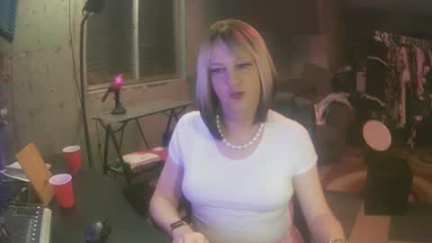 Whisper online show from December 14, 3:07 am