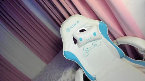 Snapshot of wildkittytrans chatting on December 15, 11:55 am CHRISTINE online show from December 15, 11:55 am