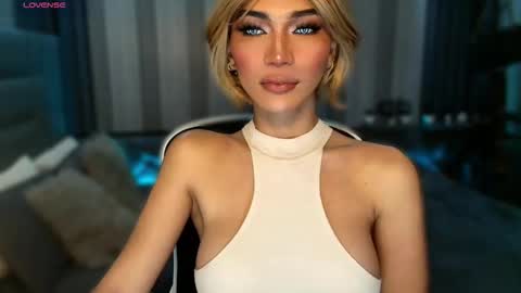 Julia online show from February 7, 4:07 am