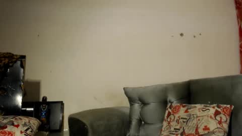 SHENIEL RODRIGUEZ online show from December 21, 8:50 am