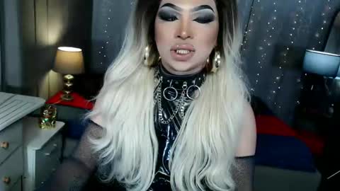 Zhavia online show from October 29, 5:44 pm