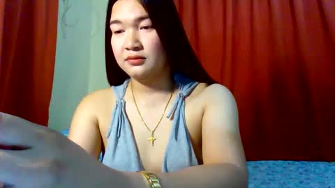 Snapshot of xsweetiemajax chatting on December 18, 2:10 am HI IM PAULINE online show from December 18, 2:10 am