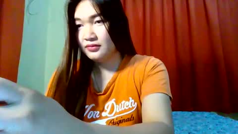 Snapshot of xsweetiemajax chatting on January 4, 3:50 am HI IM PAULINE online show from January 4, 3:50 am