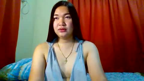 Snapshot of xsweetiemajax chatting on January 17, 2:50 am HI IM PAULINE online show from January 17, 2:50 am