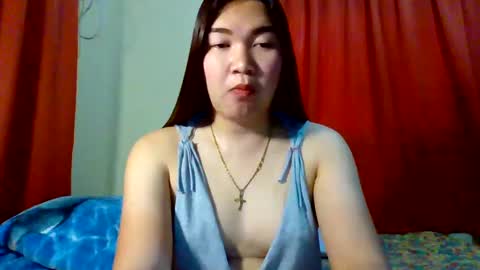 Snapshot of xsweetiemajax chatting on January 31, 1:33 am HI IM PAULINE online show from January 31, 1:33 am