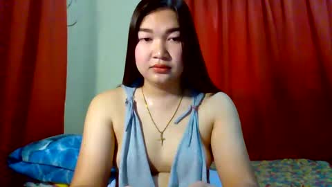 Snapshot of xsweetiemajax chatting on February 4, 1:56 am HI IM PAULINE online show from February 4, 1:56 am
