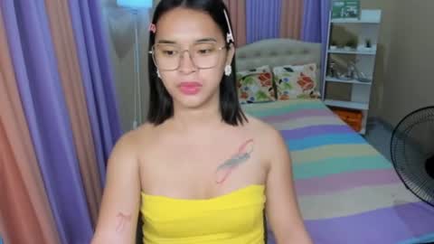CHLOES ROOM online show from May 19, 5:36 am