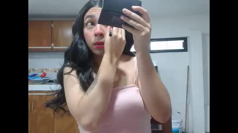 Yasmin Paez online show from May 28, 12:30 am