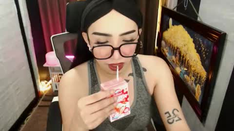 yassiered online show from February 15, 10:03 am