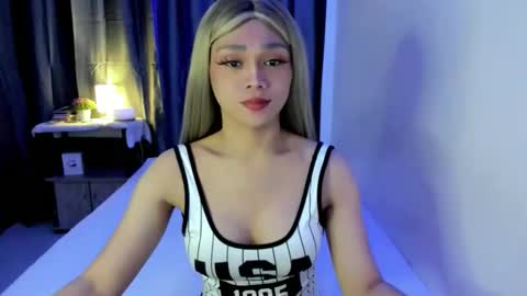 yona online show from September 19, 1:06 pm