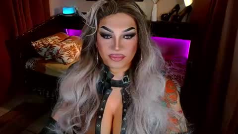 QUEEN MADISON  online show from June 23, 7:44 pm