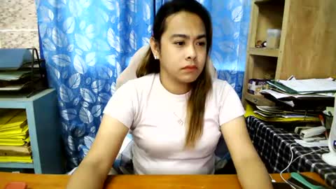 your_dreamgirlxxx69 online show from June 19, 7:35 am