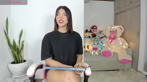 Snapshot of your_favorite_doll_ chatting on September 17, 10:37 pm Eliza online show from September 17, 10:37 pm
