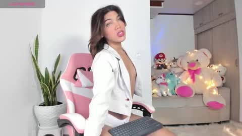 Snapshot of your_favorite_doll_ chatting on September 30, 2:55 am Eliza online show from September 30, 2:55 am