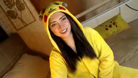 JEN  online show from December 19, 8:52 am