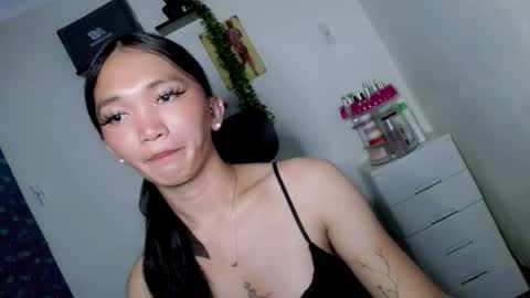 Nina online show from April 26, 4:49 pm