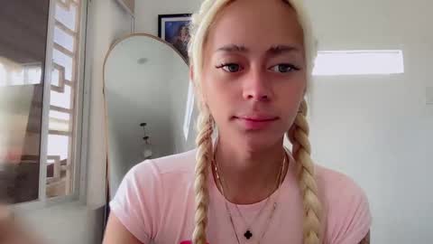 Snapshot of yournaughtyprincessx chatting on March 2, 3:45 am yournaughtyprincessx online show from March 2, 3:45 am