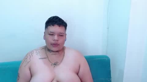 yul and val couple online show from November 26, 5:37 pm