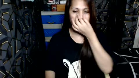 yumi online show from July 17, 2:01 pm
