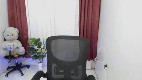 Yvonne online show from September 18, 1:11 am