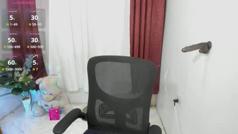 Yvonne online show from October 2, 1:28 am