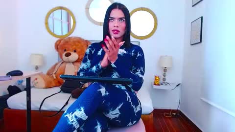 zoe_hecate online show from November 23, 2:46 am