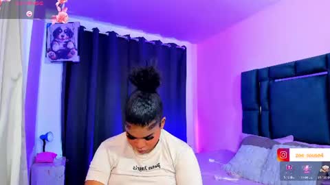 zoe_rosee4 online show from July 14, 10:36 pm