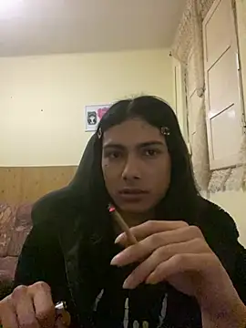 calliemaggotbone online show from April 15, 7:52 pm