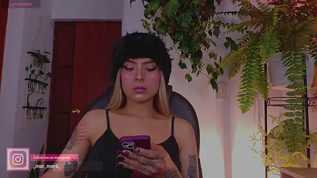 Yeriawaddell  online show from March 29, 12:11 am