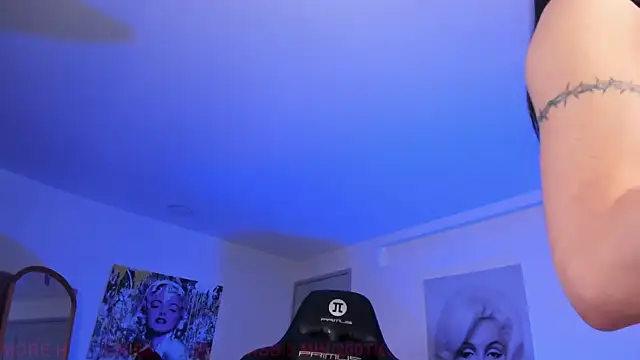 Marily Daniela  online show from April 15, 2:17 am