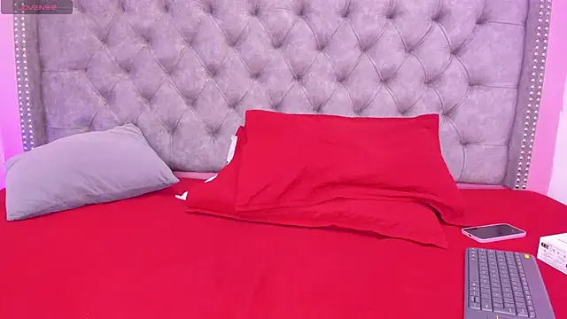 Sofia Girl  online show from March 14, 7:23 am