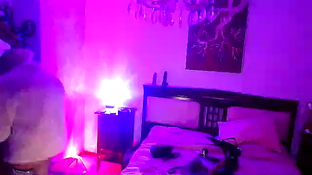 CharlotteVixxens online show from March 6, 11:10 pm