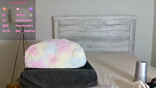 Carmen Cream online show from April 19, 8:26 am