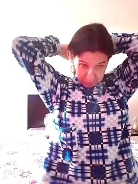Snapshot of Cameron_puppy chatting on October 20, 7:28 pm Cameron puppy online show from October 20, 7:28 pm