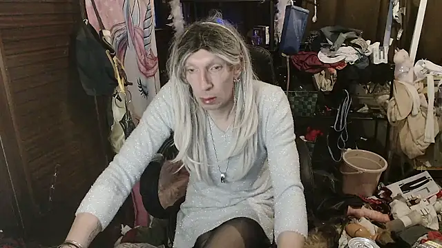 Ombeline1 online show from January 11, 7:15 am