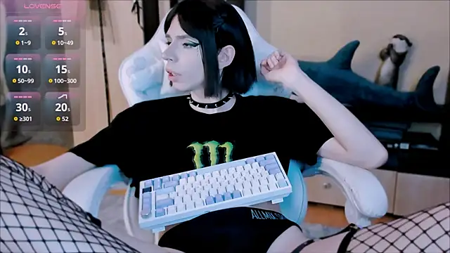 FemAlexa  online show from April 9, 7:09 pm