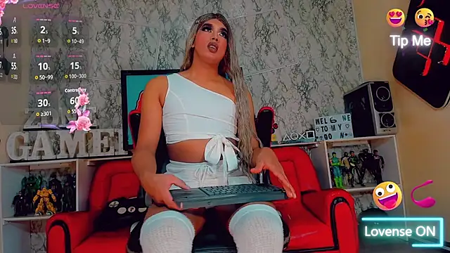 Amanda Cax online show from September 17, 11:59 am