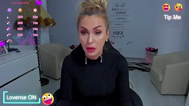 GlossyDiamondX online show from March 28, 10:28 am