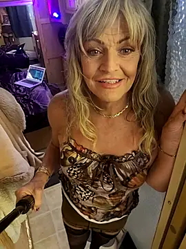 annika lately online show from November 1, 4:10 am