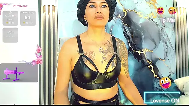 khiara moretti online show from January 12, 11:39 am