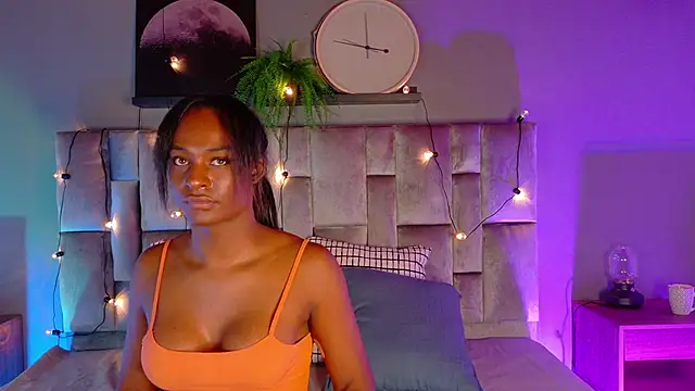 nahomi campbell online show from October 8, 7:37 pm